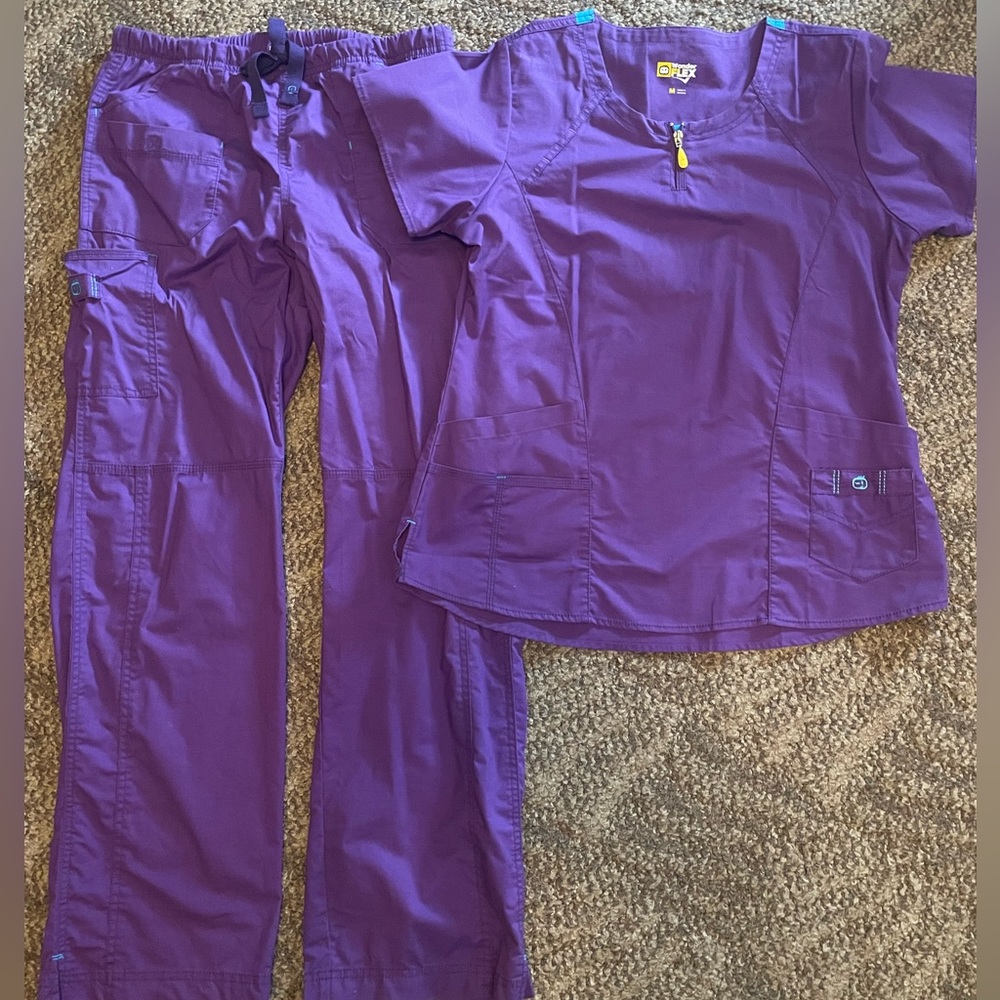 Wonderwink flex size medium scrub set.